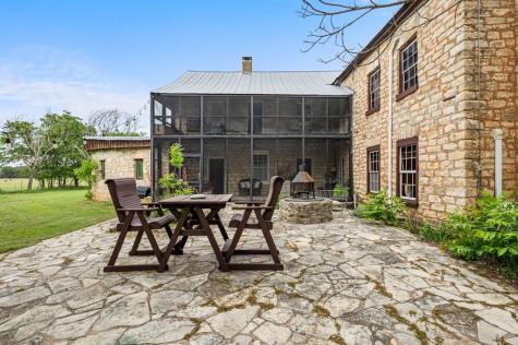 426 E Ranch Road 962 Round Mountain TX 78663