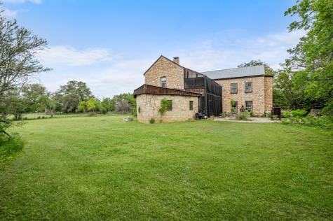 426 E Ranch Road 962 Round Mountain TX 78663