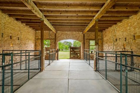 426 E Ranch Road 962 Round Mountain TX 78663