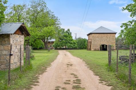 426 E Ranch Road 962 Round Mountain TX 78663