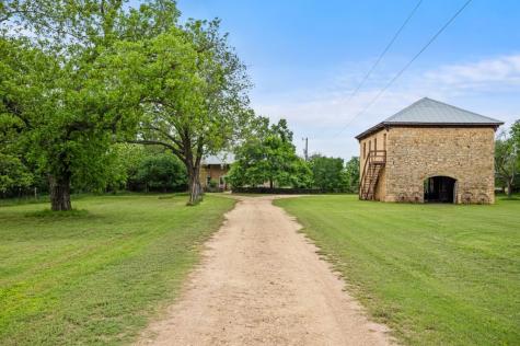 426 E Ranch Road 962 Round Mountain TX 78663