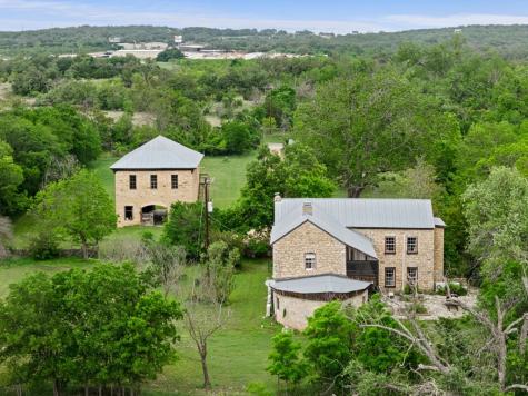 426 E Ranch Road 962 Round Mountain TX 78663