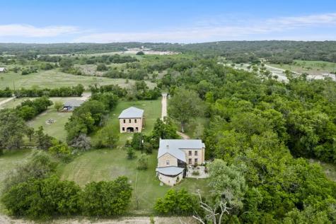 426 E Ranch Road 962 Round Mountain TX 78663