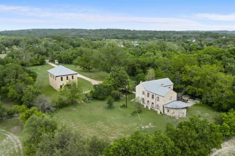 426 E Ranch Road 962 Round Mountain TX 78663