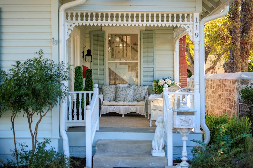 119 W San Antonio Street Fredericksburg TX 78624