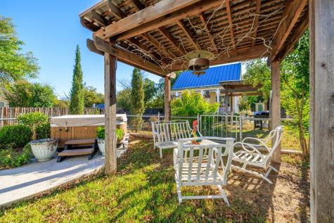119 W San Antonio Street Fredericksburg TX 78624