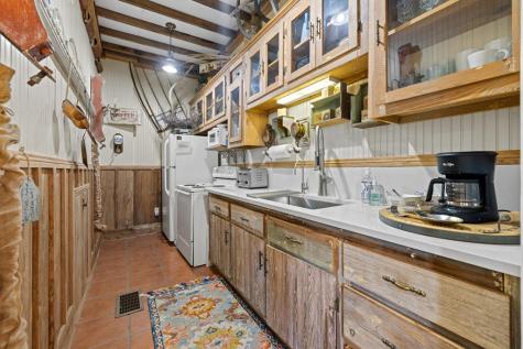 119 W San Antonio Street Fredericksburg TX 78624
