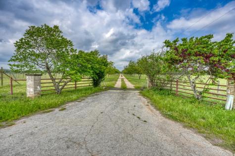11446 N State Highway 16 Fredericksburg TX 78624