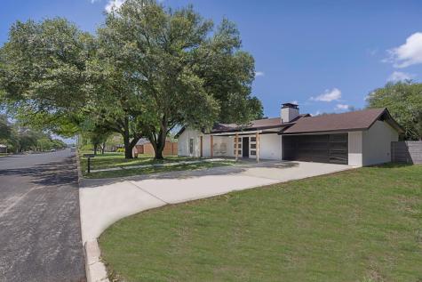 203 Frederick Road Fredericksburg TX 78624