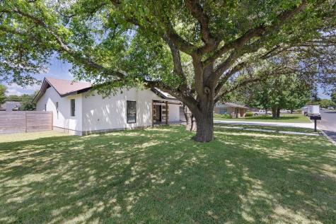 203 Frederick Road Fredericksburg TX 78624