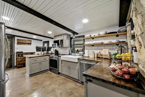 3513 N Us Highway 281 Blanco TX 78606