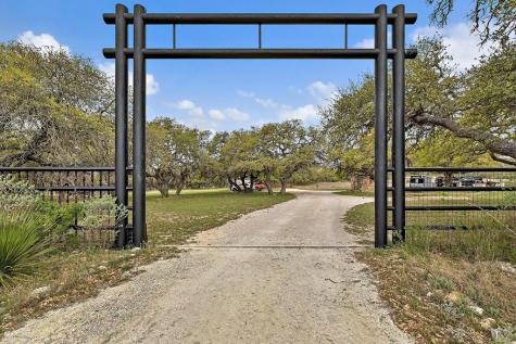 3513 N Us Highway 281 Blanco TX 78606
