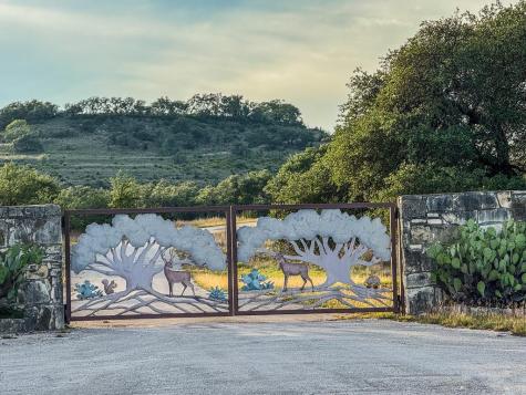 3513 N Us Highway 281 Blanco TX 78606