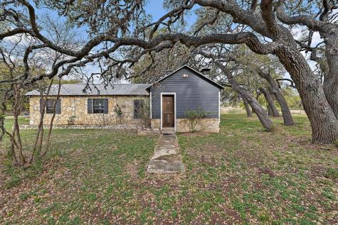 3513 N Us Highway 281 Blanco TX 78606