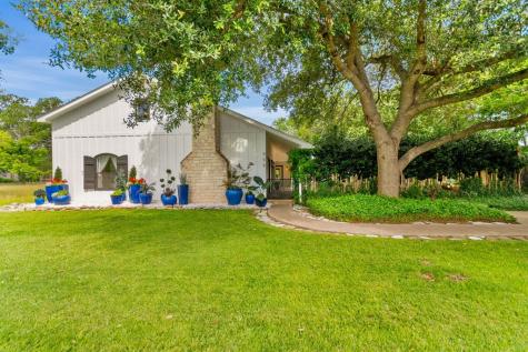 904 N Lincoln Fredericksburg TX 78624