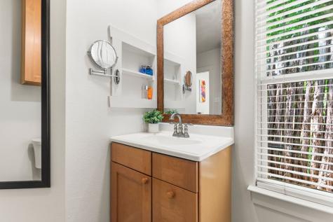 904 N Lincoln Fredericksburg TX 78624