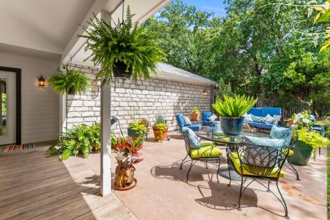 904 N Lincoln Fredericksburg TX 78624