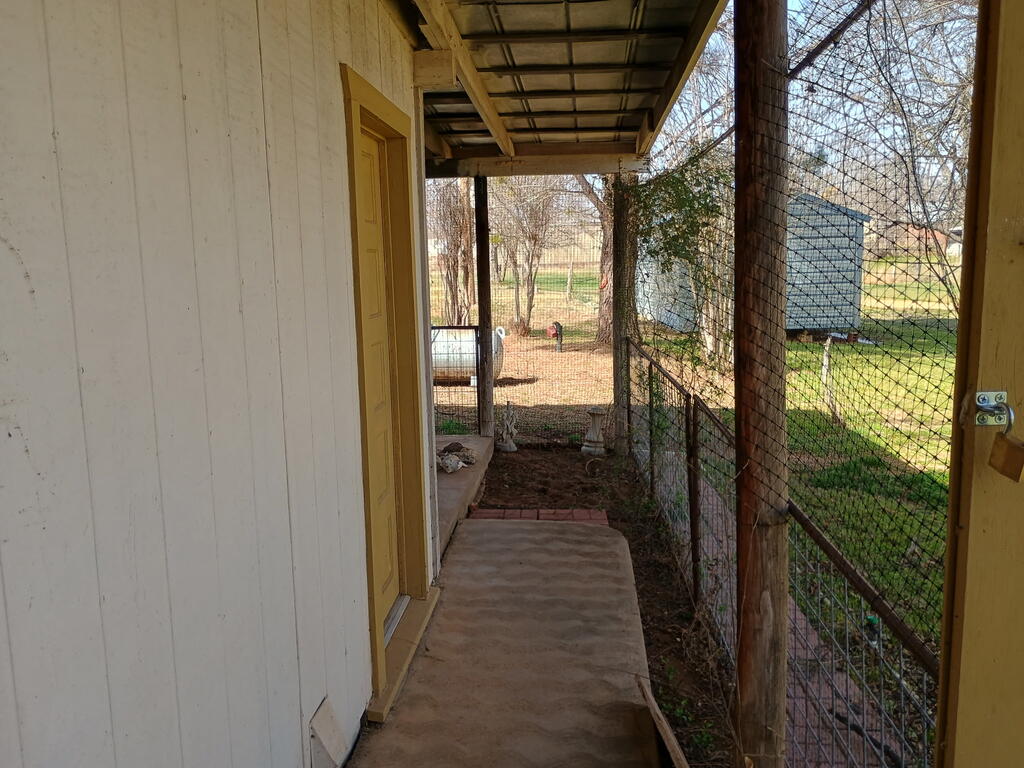 316 S Live Oak Street Mason TX 76856