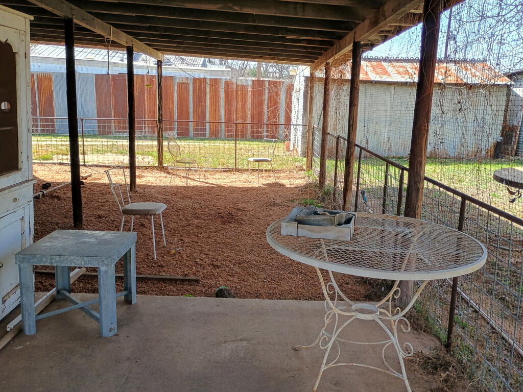 316 S Live Oak Street Mason TX 76856