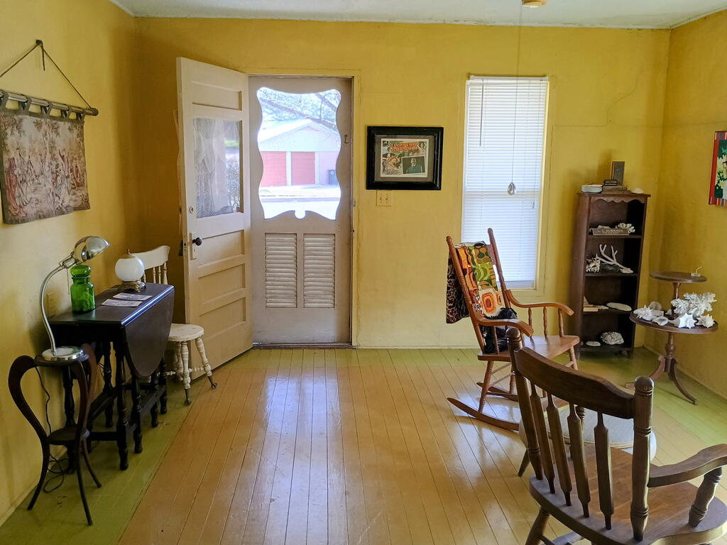 316 S Live Oak Street Mason TX 76856