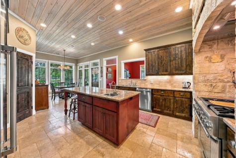 327 S Stag Trail Fredericksburg TX 78624