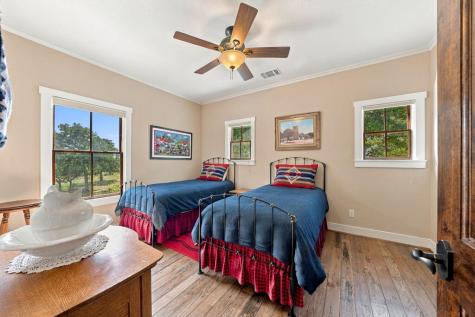 327 S Stag Trail Fredericksburg TX 78624