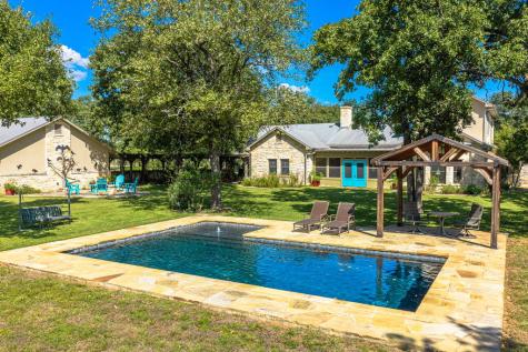 327 S Stag Trail Fredericksburg TX 78624
