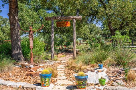 327 S Stag Trail Fredericksburg TX 78624