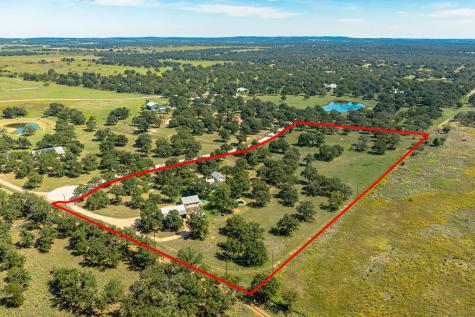 327 S Stag Trail Fredericksburg TX 78624