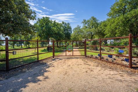 327 S Stag Trail Fredericksburg TX 78624