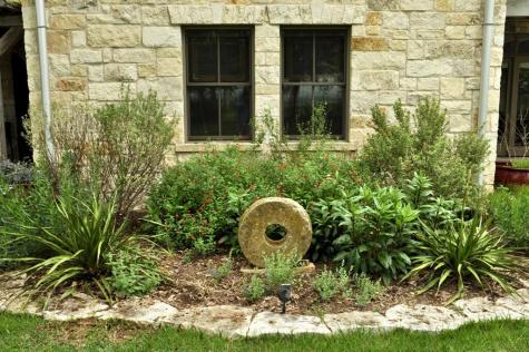 327 S Stag Trail Fredericksburg TX 78624
