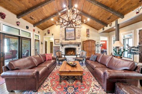 327 S Stag Trail Fredericksburg TX 78624