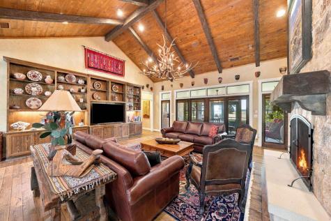 327 S Stag Trail Fredericksburg TX 78624