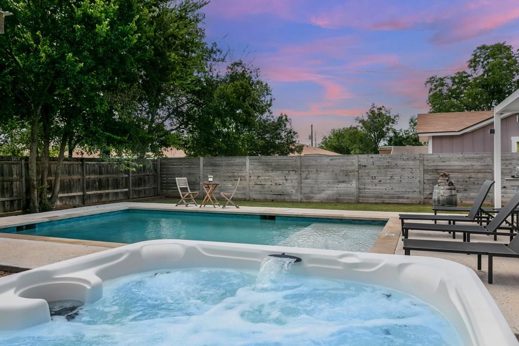915 Bell Street Fredericksburg TX 78624