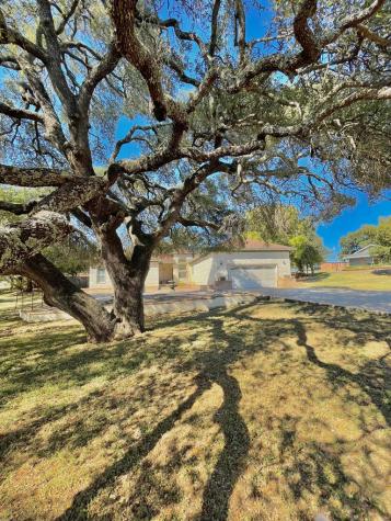 110 Llano Oaks Drive Llano TX 78643