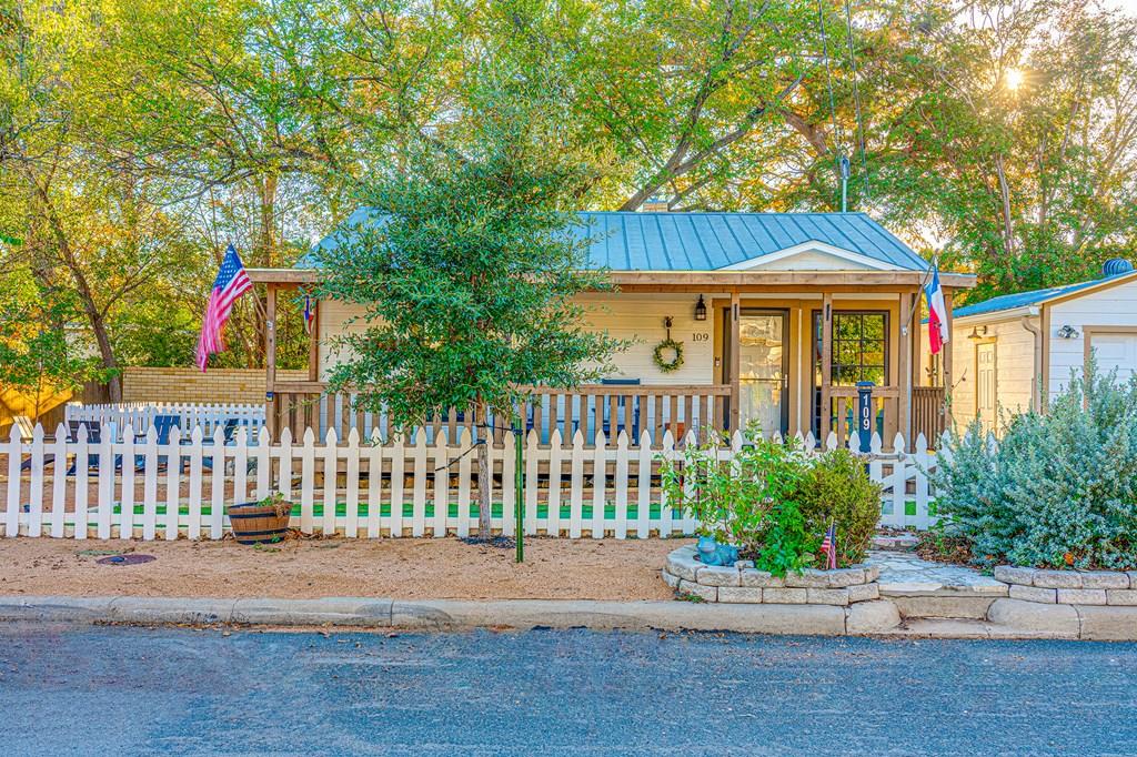 109 E College Street Fredericksburg TX 78624