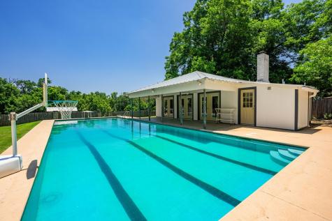 311 S Crockett Street Fredericksburg TX 78624