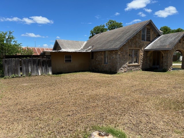 1421 S High Street Brady TX 76825