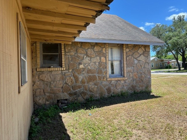 1421 S High Street Brady TX 76825