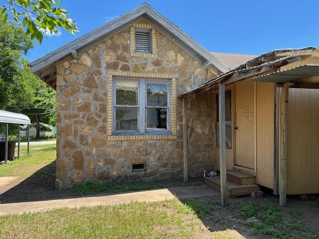 1421 S High Street Brady TX 76825
