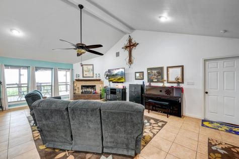 318 S Polly Peak Drive Bandera TX 78003