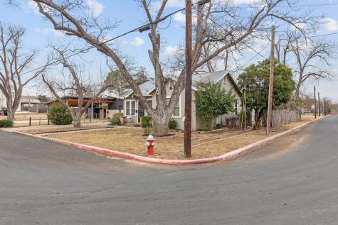 209 S Elk Street Fredericksburg TX 78624
