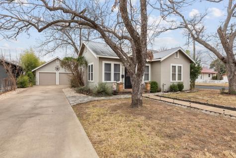 209 S Elk Street Fredericksburg TX 78624
