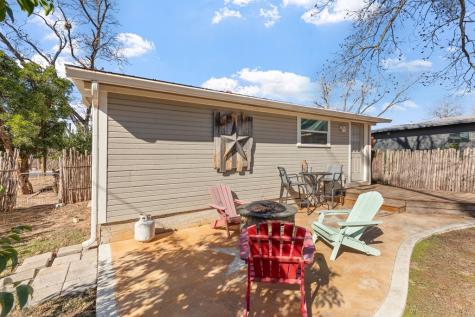 209 S Elk Street Fredericksburg TX 78624