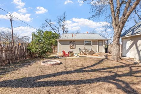 209 S Elk Street Fredericksburg TX 78624
