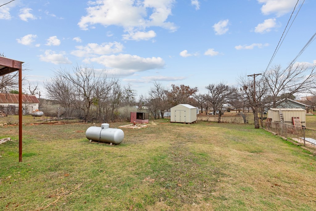 511 S Live Oak Street Mason TX 76856
