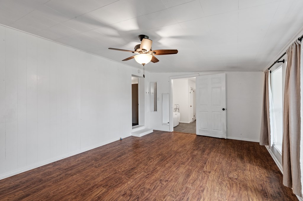 511 S Live Oak Street Mason TX 76856