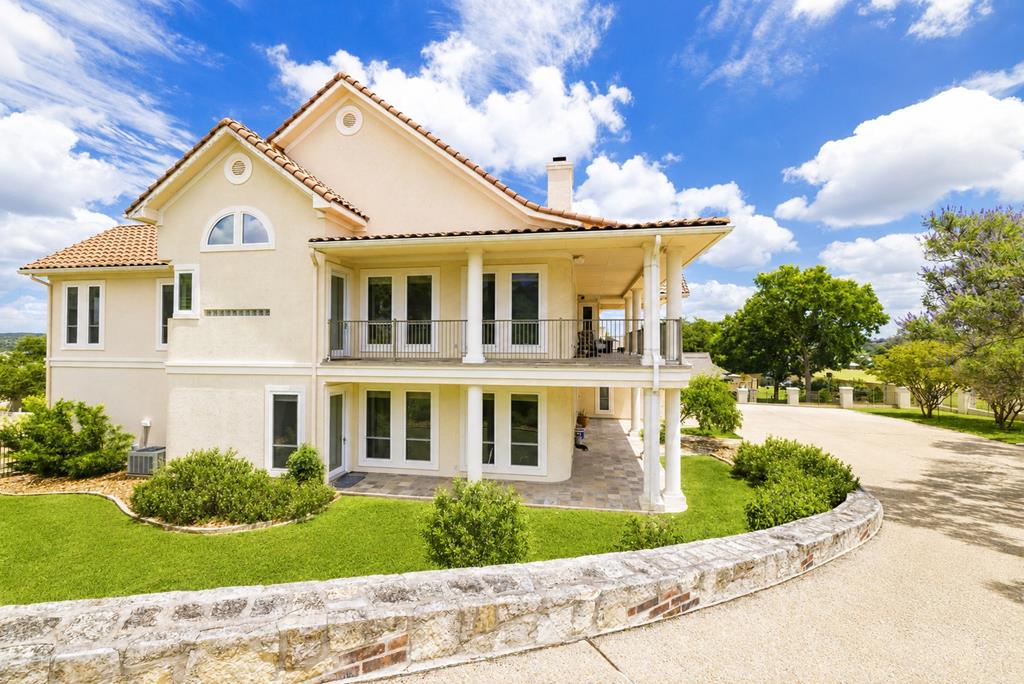107 Deerwood Kerrville TX 78028