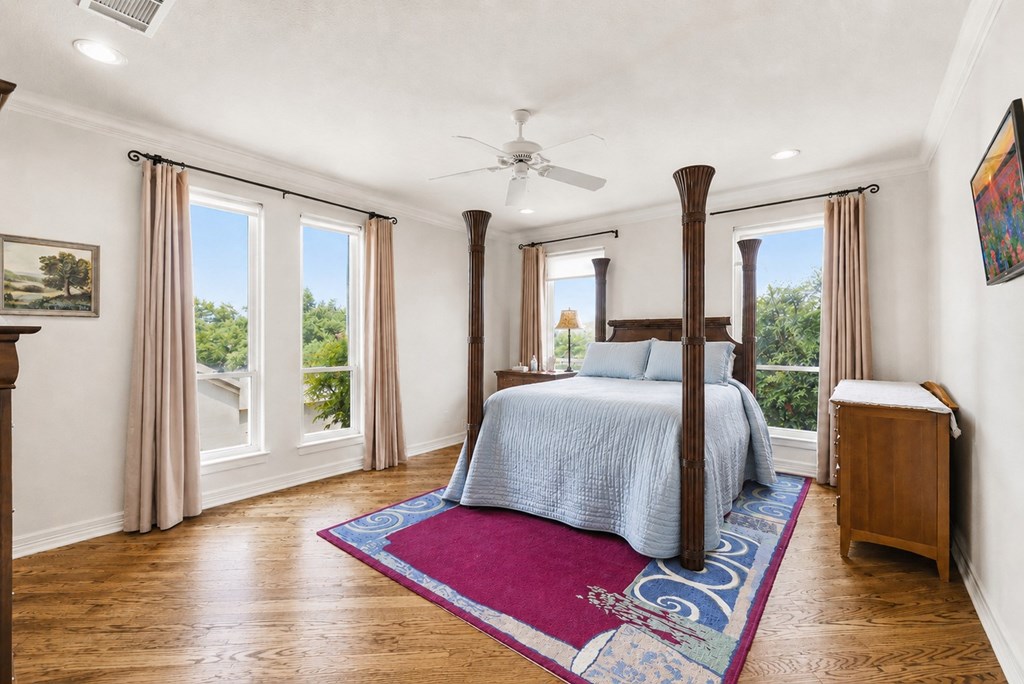 107 Deerwood Kerrville TX 78028