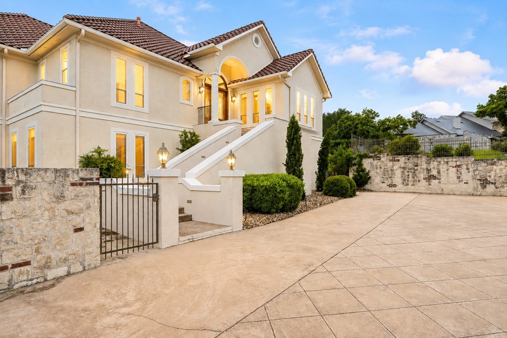 107 Deerwood Kerrville TX 78028
